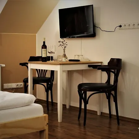 Penzion A Restaurace U řeky 3*