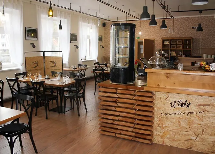 招待所 A Restaurace U Reky Ledeč nad Sázavou