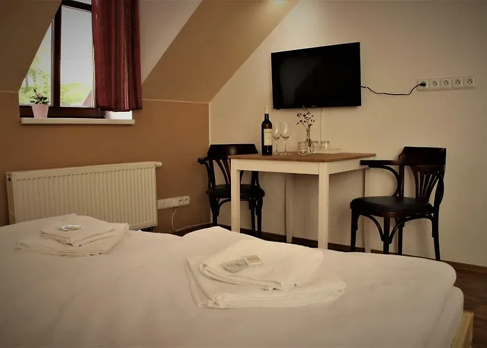 招待所 A Restaurace U Reky Ledeč nad Sázavou